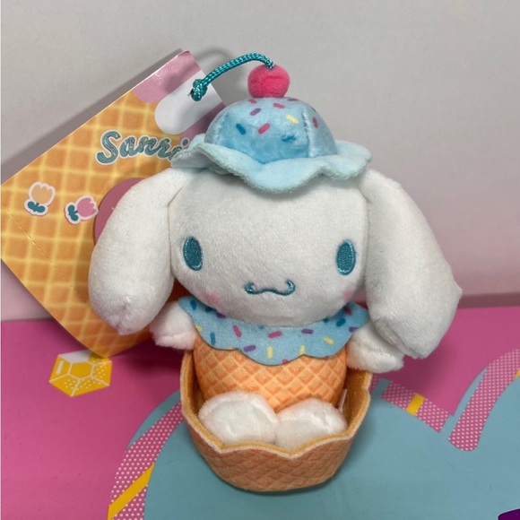 Cinnamoroll Icecream Parlor Sundae Plush Keychain - Cosplay- Sanrio - NWT - Picture 5 of 6